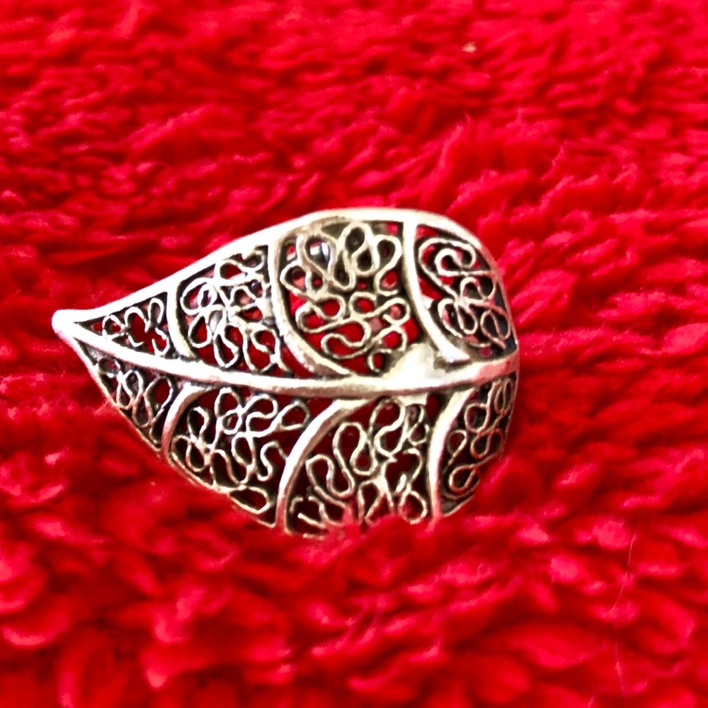 NWOT Sterling Silver Leaf Ring-Adjustable